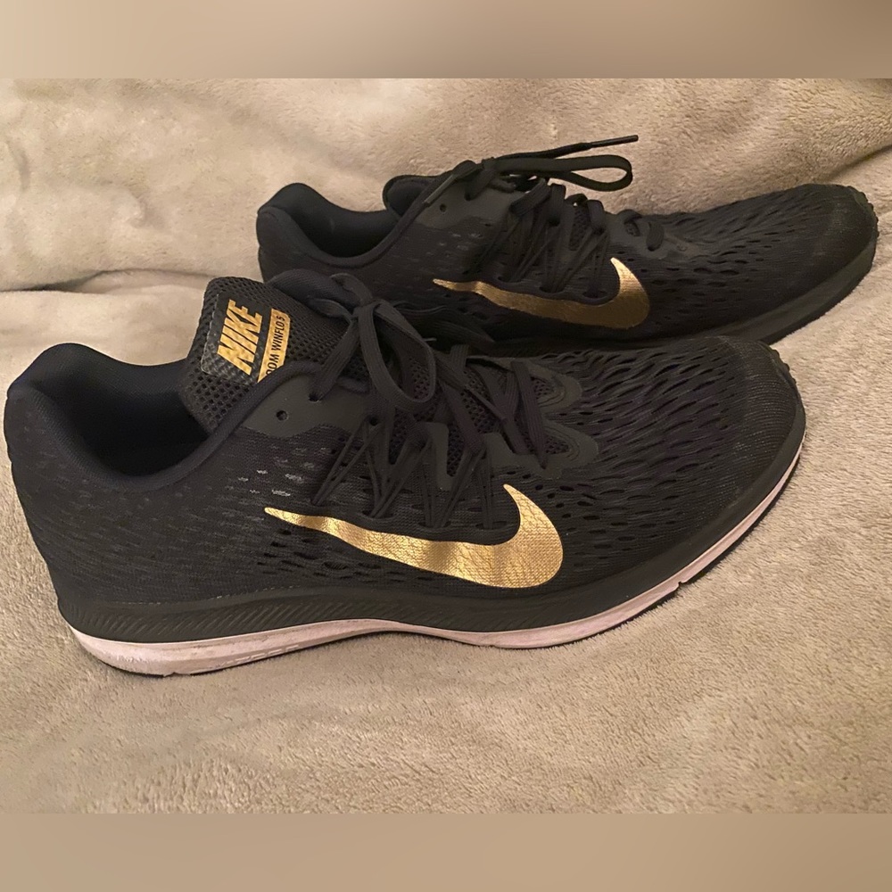 Nike Black & Gold Zoom Winflo 5 Shoes